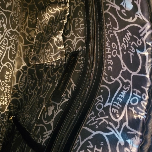 Betsey Johnson Floral Laptop Messenger Bag - Picture 8 of 12